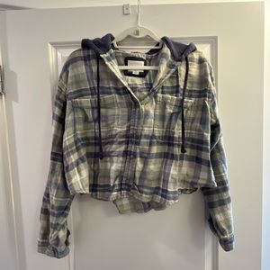American Eagle Size L Cropped Flannel with Hood